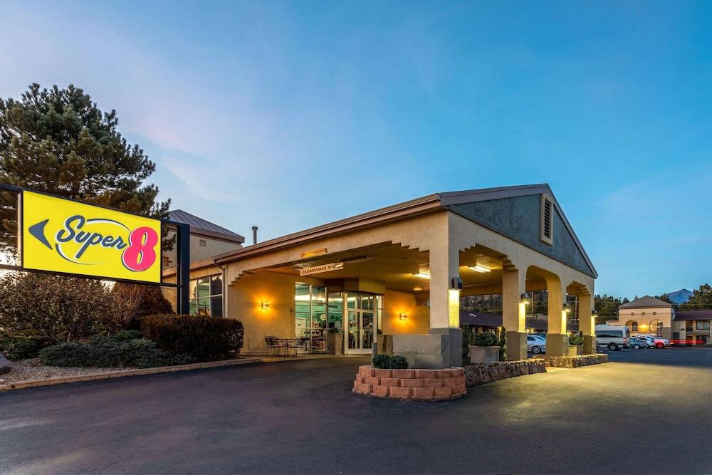 Super 8 by Wyndham Conference Center NAU/Downtown - Featured Image