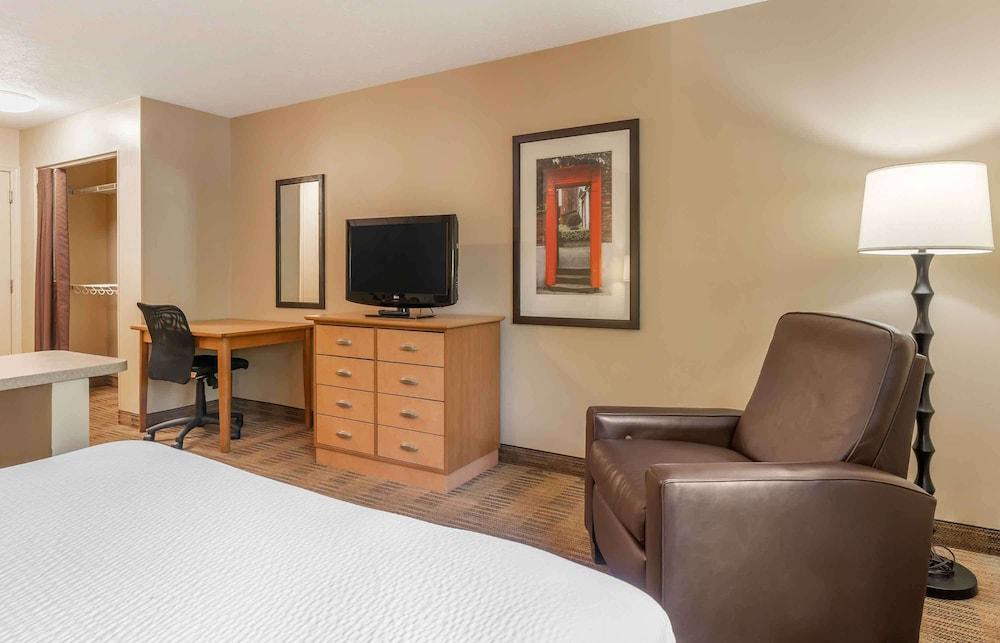 Extended Stay America Suites Raleigh Cary Harrison Ave - Room