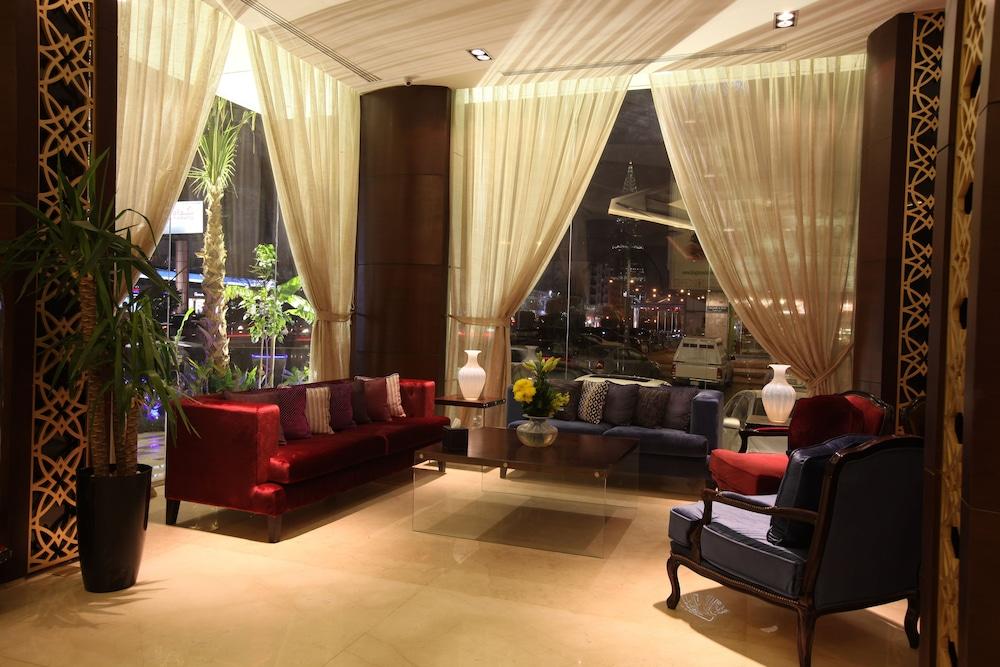 Almuhaidb Faisaliah Hotel Suites - Lobby Sitting Area