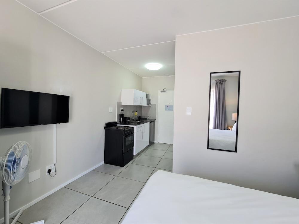MINT Express Sandton View - Room