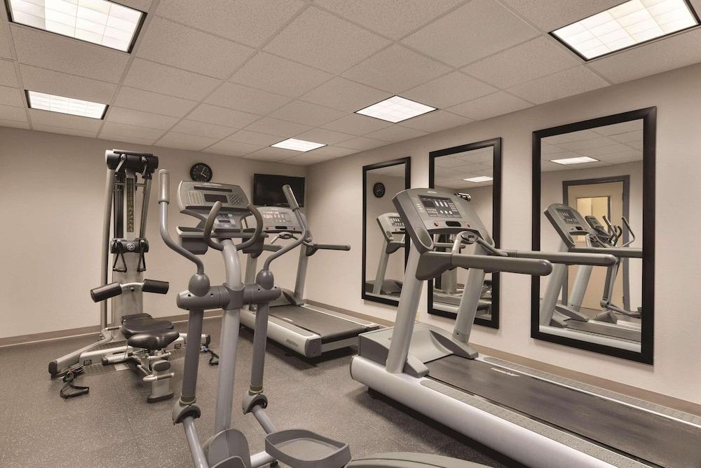 Country Inn & Suites by Radisson, Madison, AL - Fitness Facility