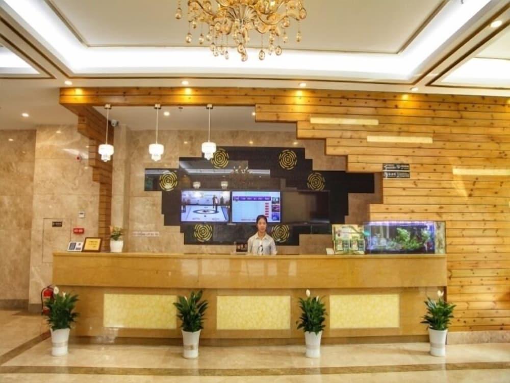 GreenTree Inn Zhuhai Light Rail Pearl Station Express Hotel - Reception