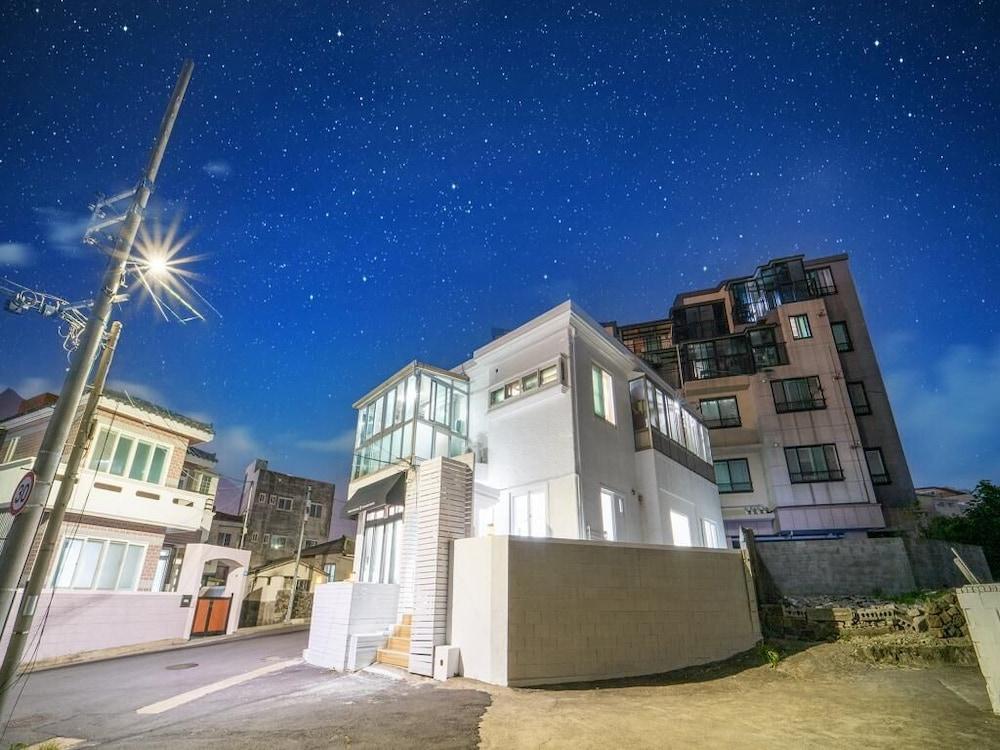 Jeju Moons Stay - Exterior