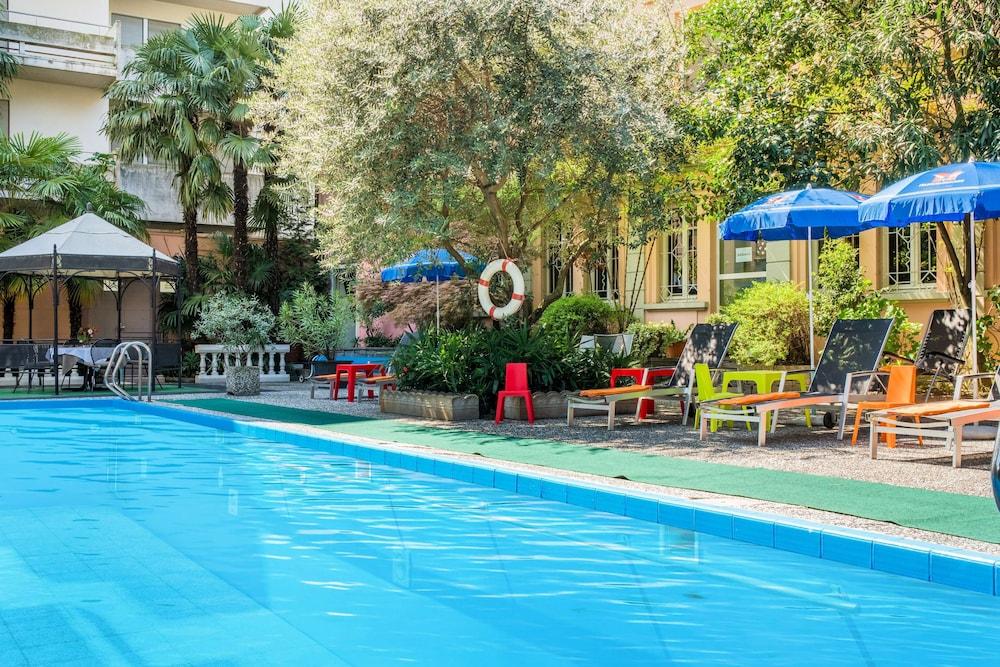 Best Western Hotel Bellevue au Lac - Outdoor Pool