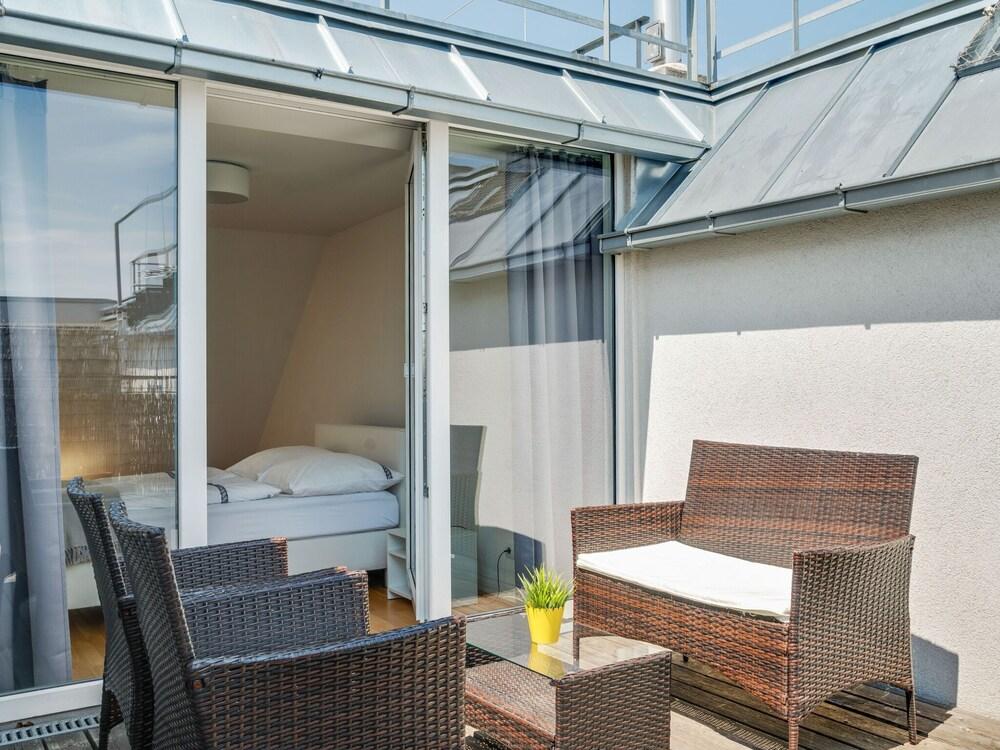 Elegant Apartment in Vienna With Patio - Featured Image