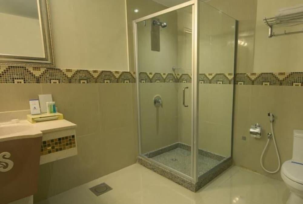OYO 502 Sanam Hotel Suites - Riyadh - Bathroom