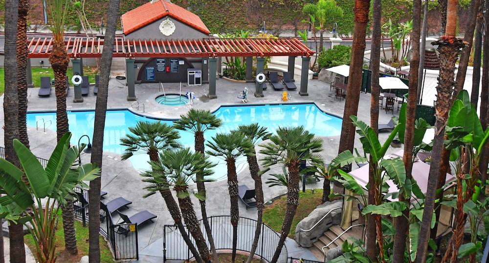 Four Points by Sheraton Anaheim - Outdoor Pool