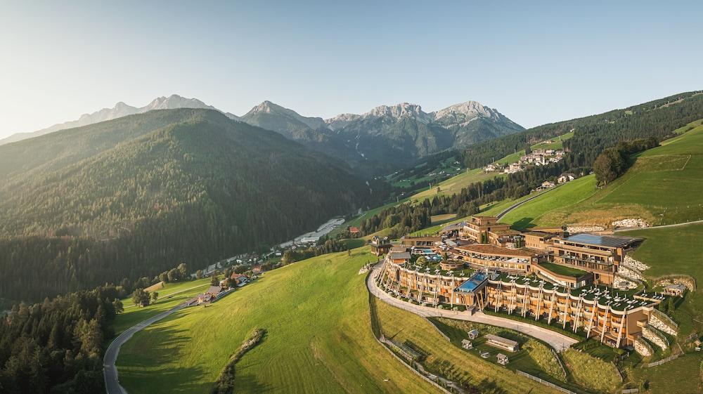 Alpin Panorama Hotel Hubertus - Featured Image