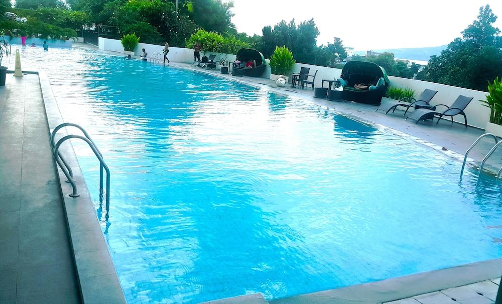 Griya Sintesa Hotel - Pool