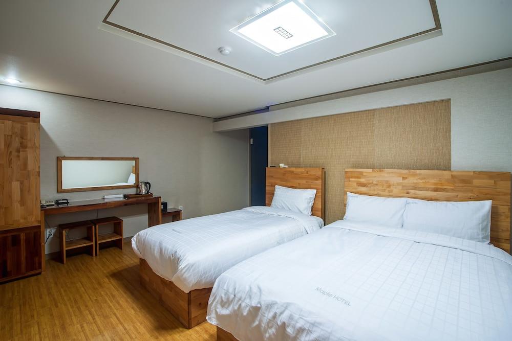 Hotel Maple - Room