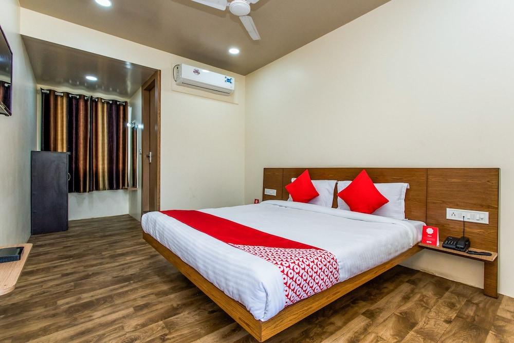 OYO 11929 Hotel Ridhi Sidhi - Room