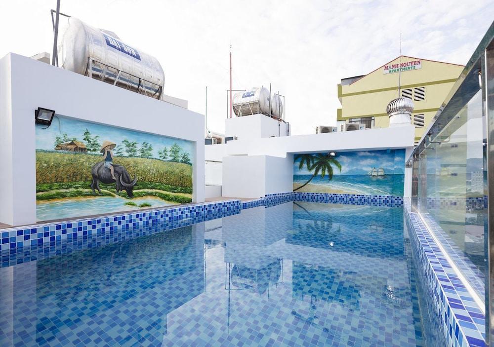 Royal Hotel Nha Trang - Featured Image