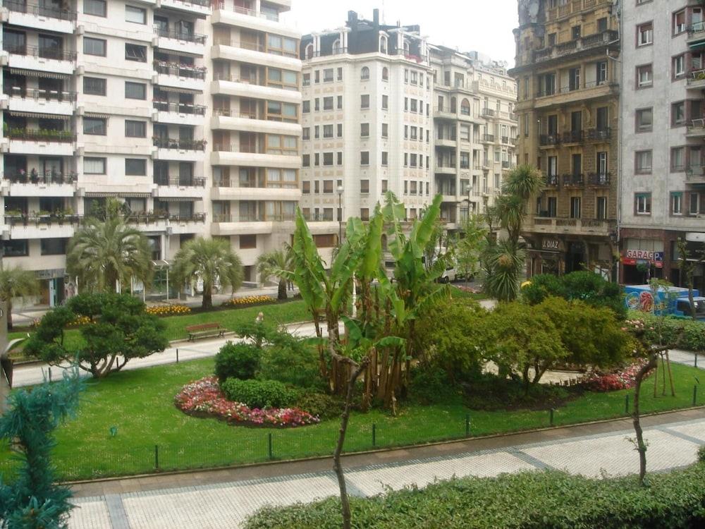 Hotel Zaragoza Plaza - Property Grounds