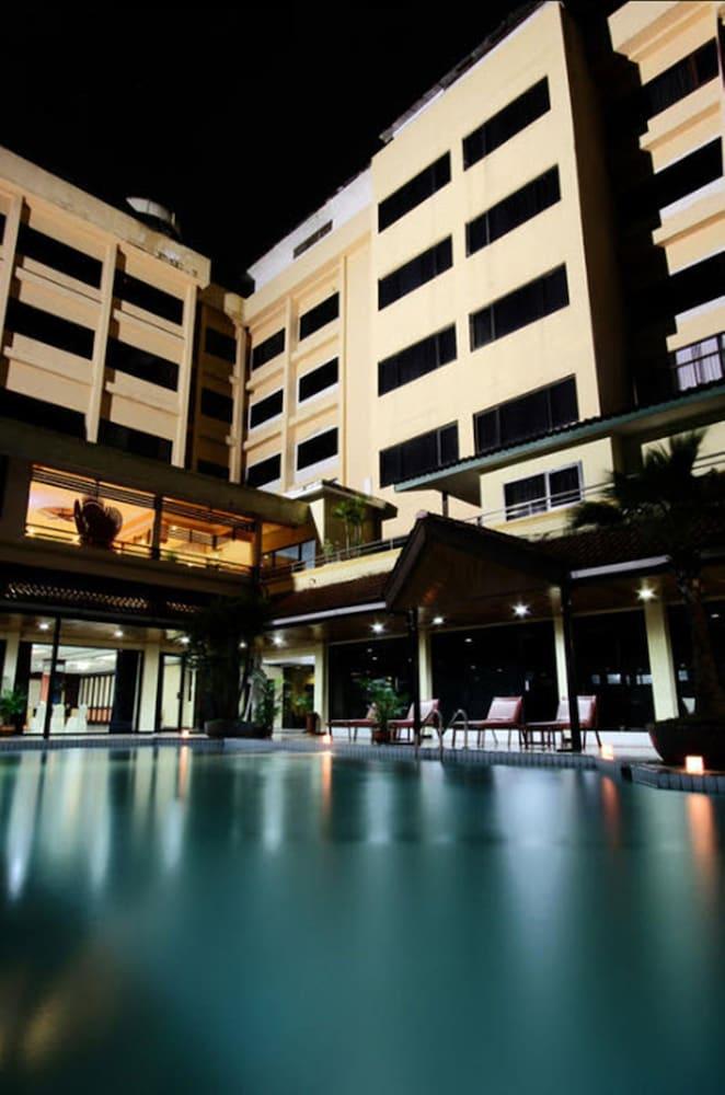 Regent's Park Hotel - Outdoor Pool