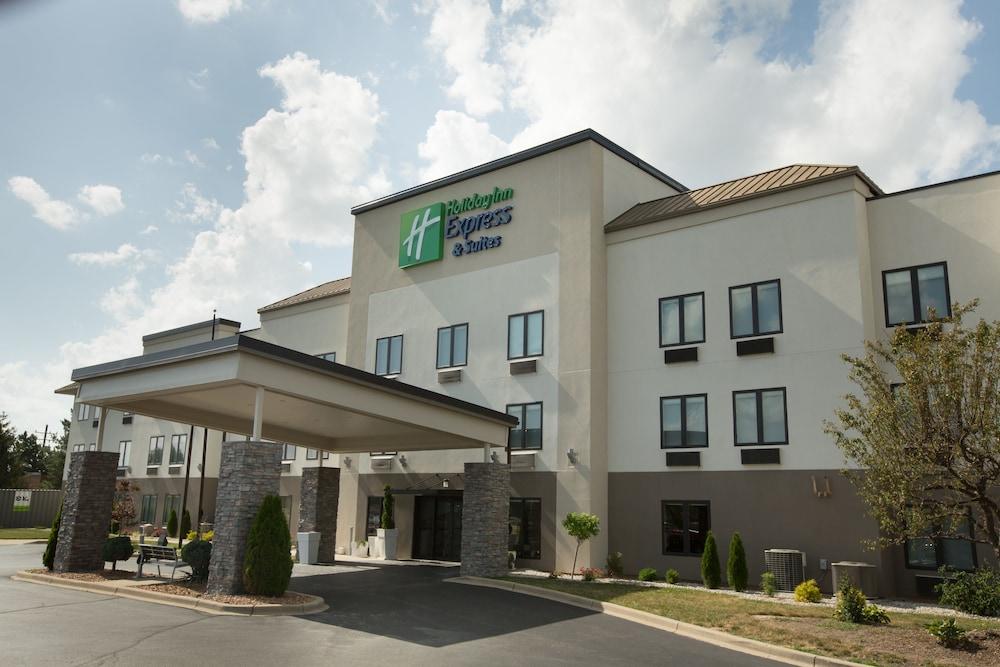 Holiday Inn Express Hotel & Suites Madison, an IHG Hotel - Featured Image