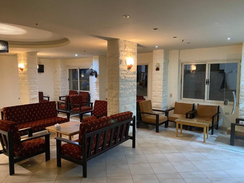 Oasis Hotel Apartments - Reception
