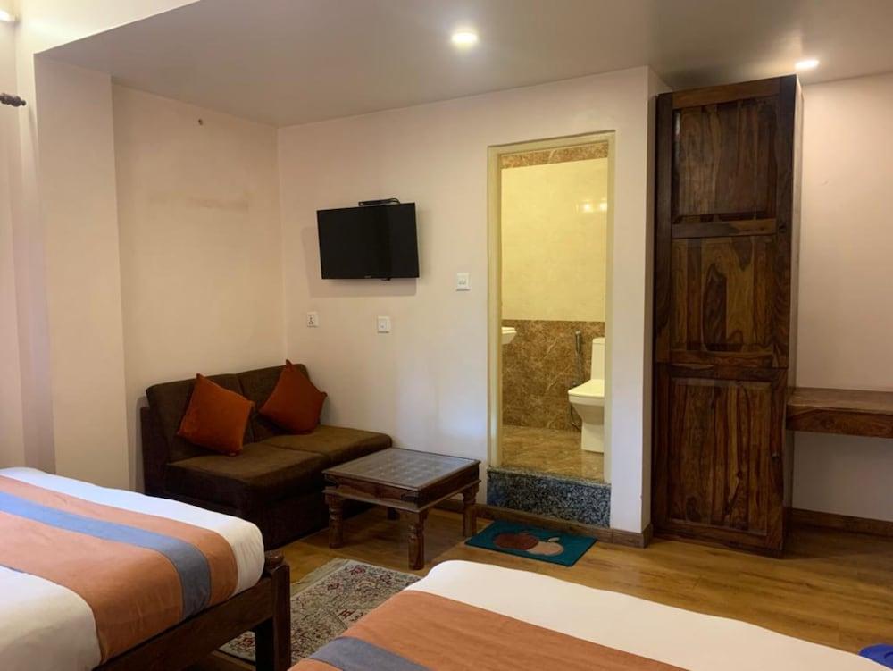 Hotel Ramanam - Room