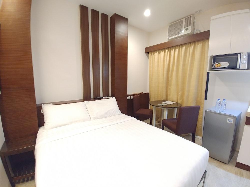 Bed and Bath Serviced Suites - Room