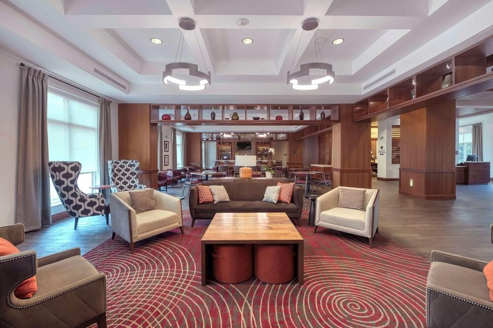 DoubleTree by Hilton Raleigh - Cary - Lobby