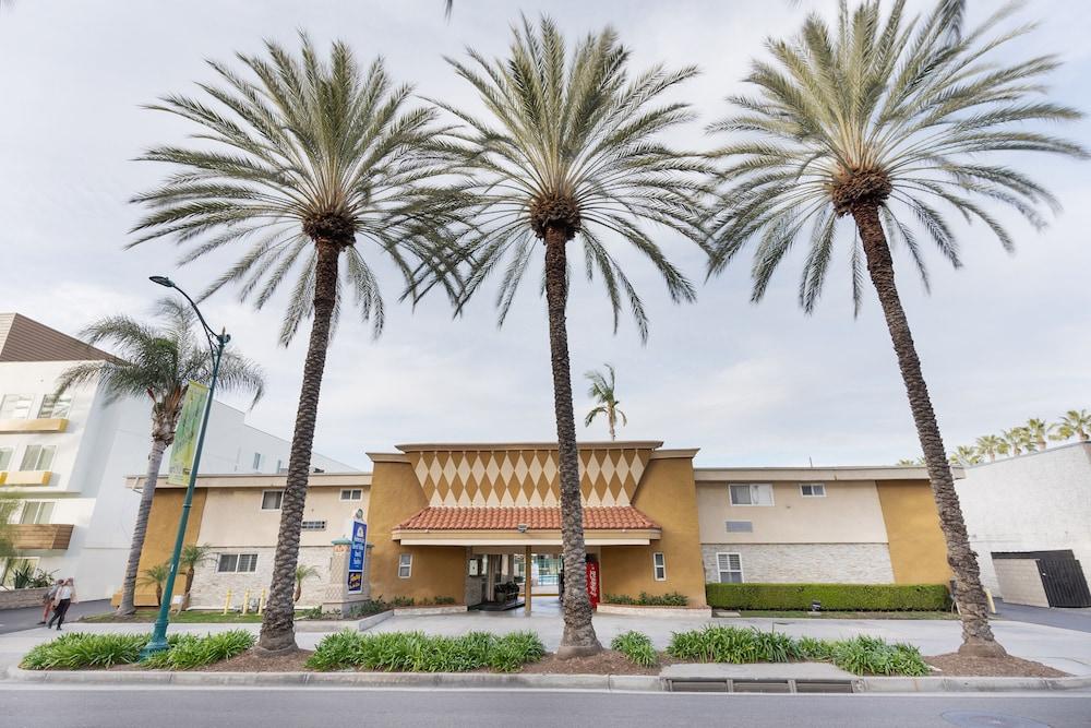 Americas Best Value Inn & Suites Anaheim Convention Center - Exterior