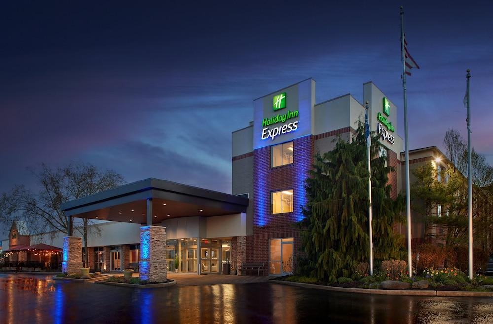 Holiday Inn Express Akron NW - Fairlawn, an IHG Hotel - Featured Image