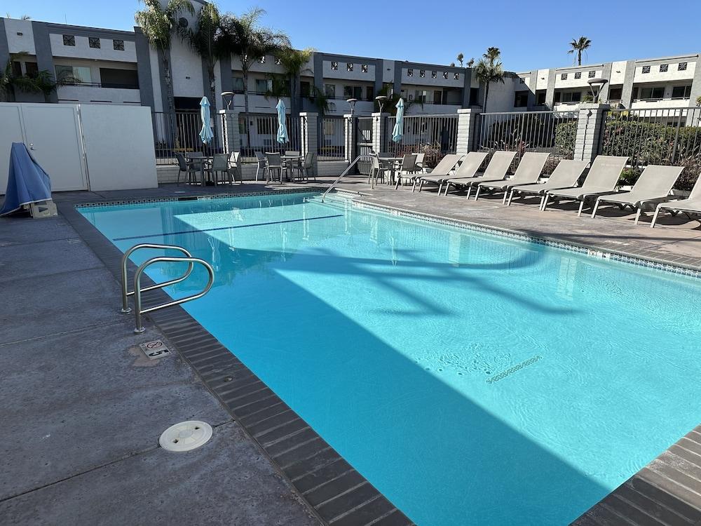 Solara Inn and Suites - Outdoor Pool