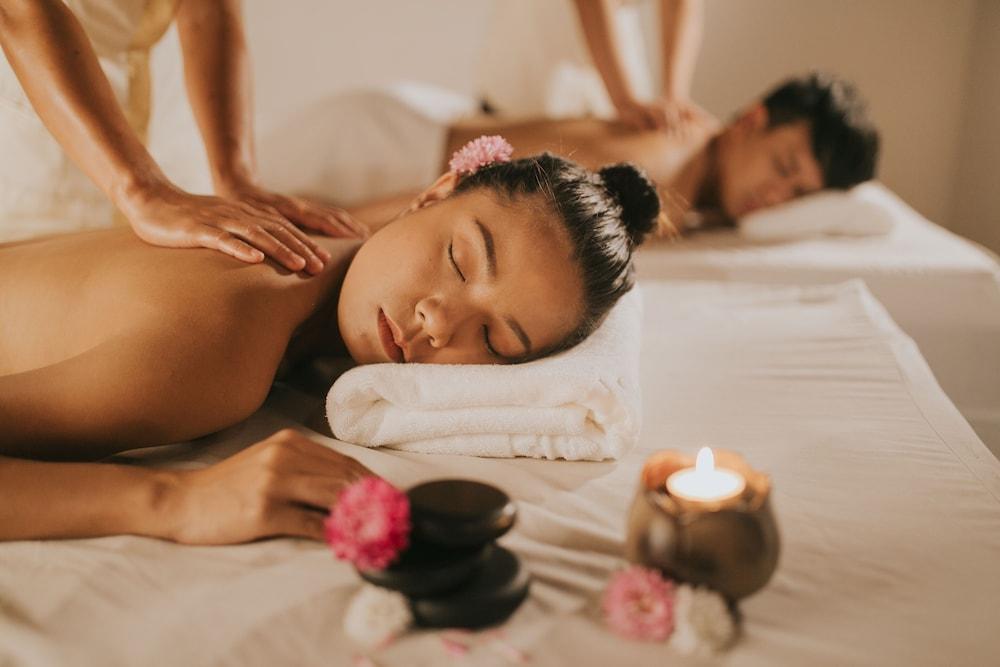 The Royal Mandaya Hotel - Massage