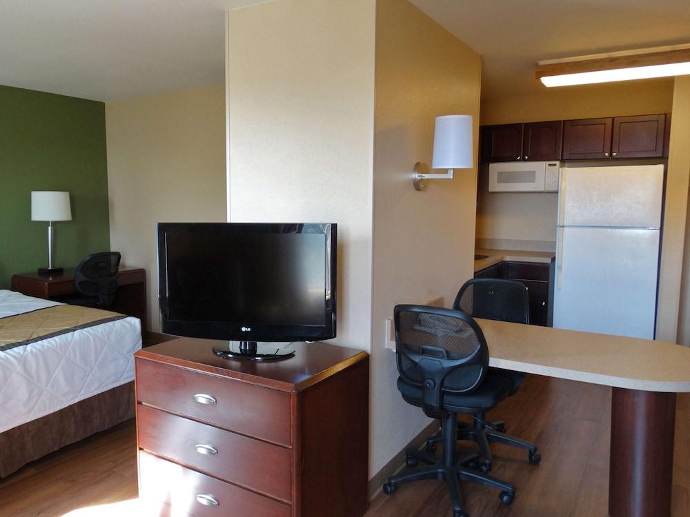 Extended Stay America Suites Austin North Central - Room