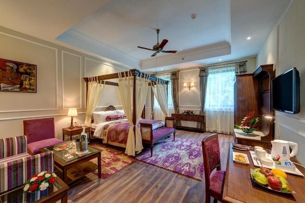 The Astor Kolkata - Room