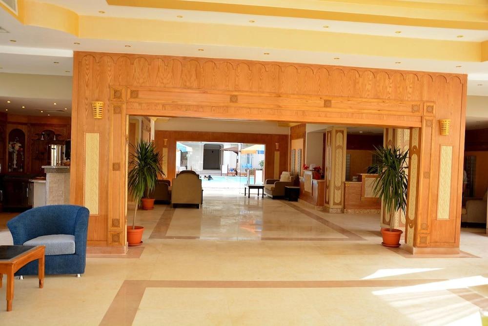 Hawaii Riviera Club Aqua Park Resort - Families and Couples only - Lobby
