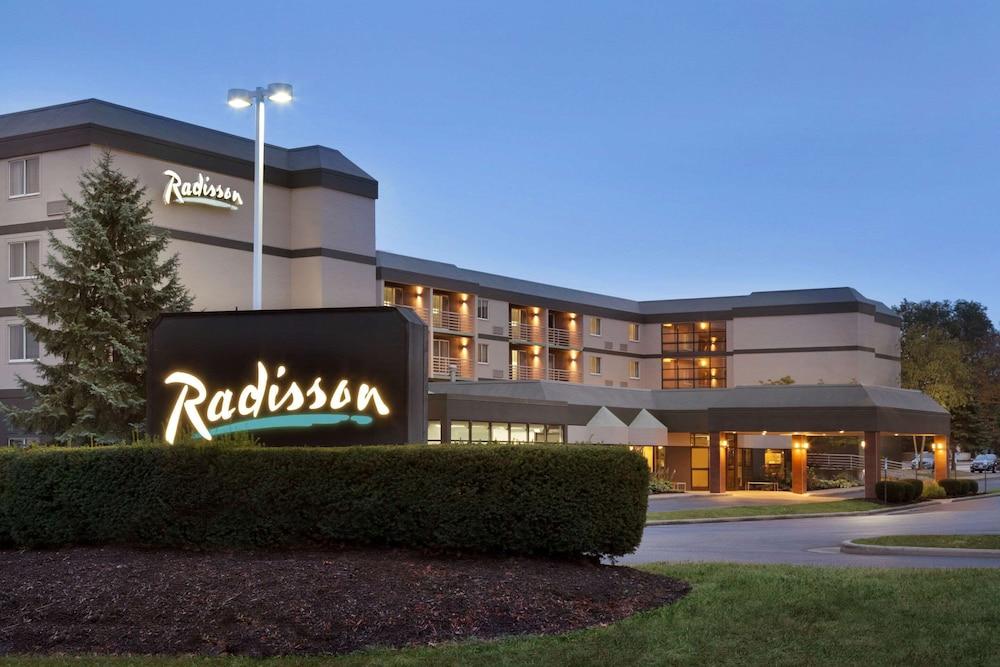 Radisson Hotel Akron/Fairlawn - Exterior