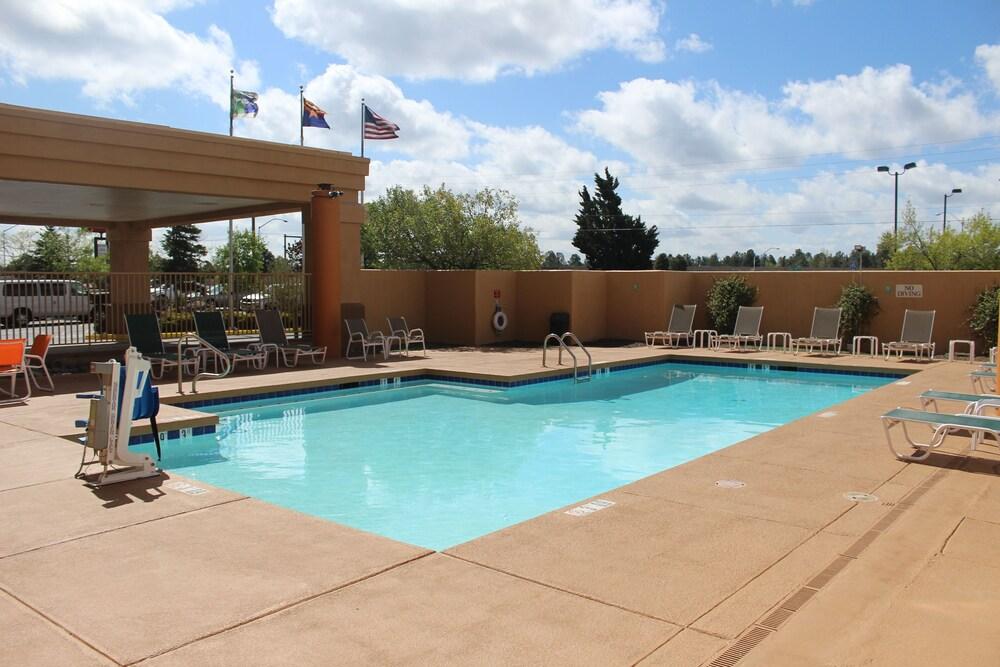 Holiday Inn Express Flagstaff, an IHG Hotel - Outdoor Pool
