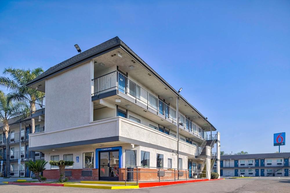 Motel 6 Anaheim, CA - Fullerton East - Featured Image