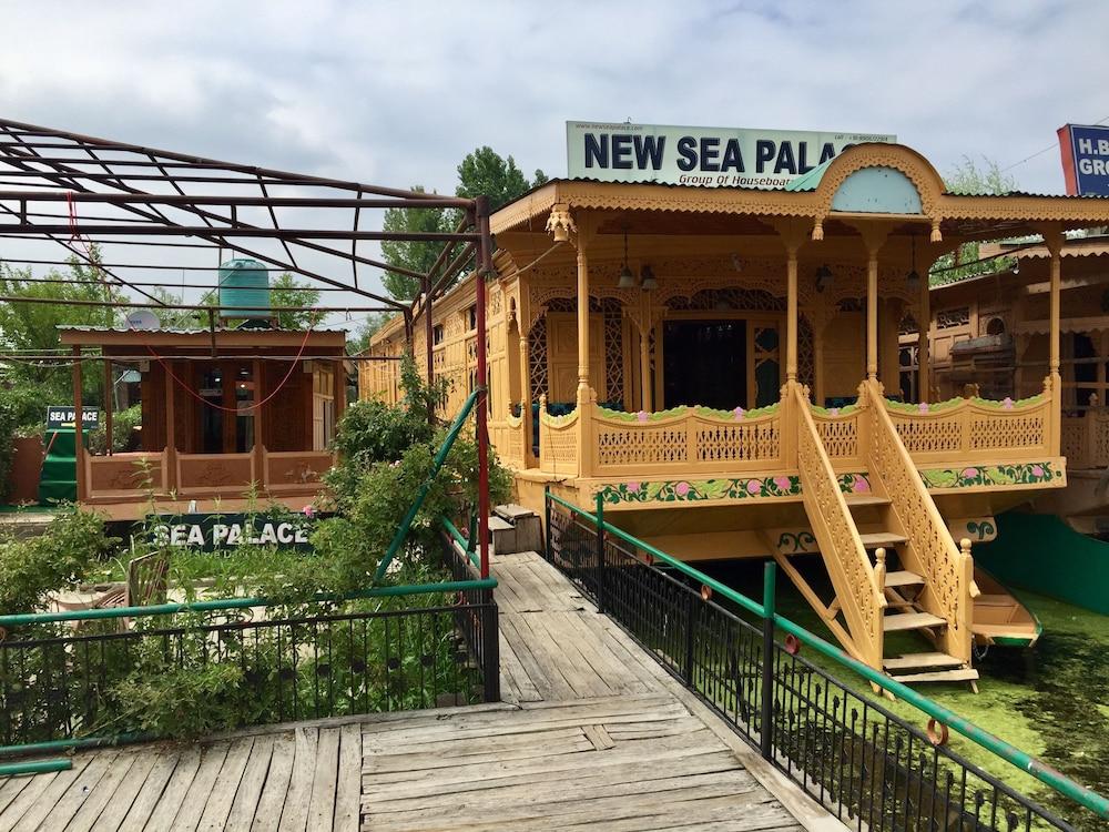 New Sea Palace Houseboats - Featured Image
