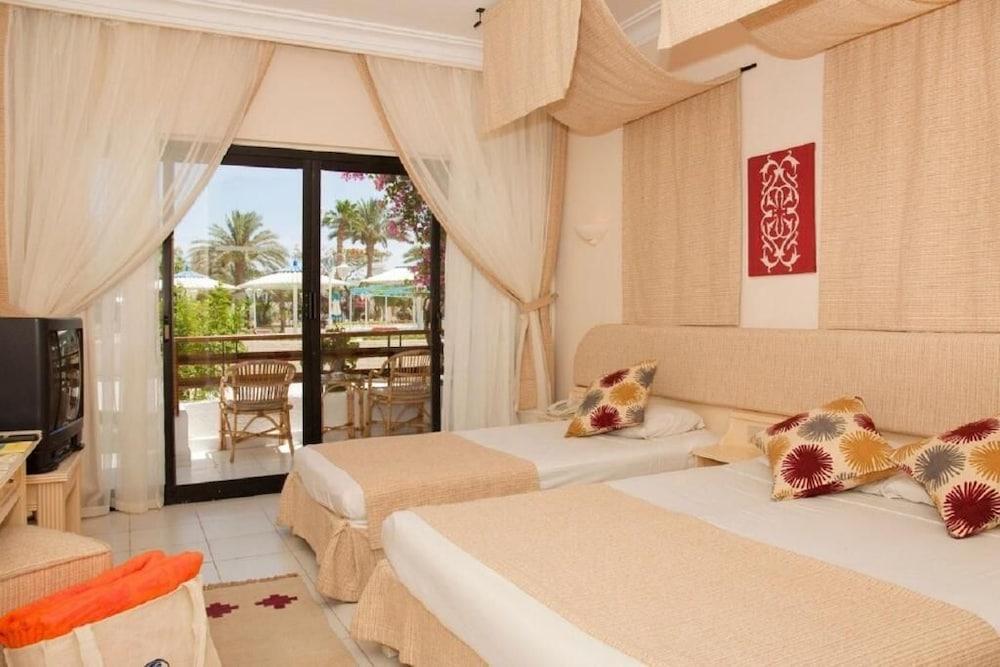 The Grand Hotel Hurghada - Room