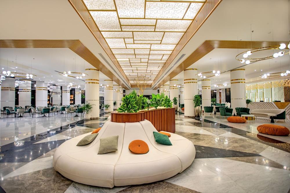 The V Luxury Resort Sahl Hasheesh - Lobby