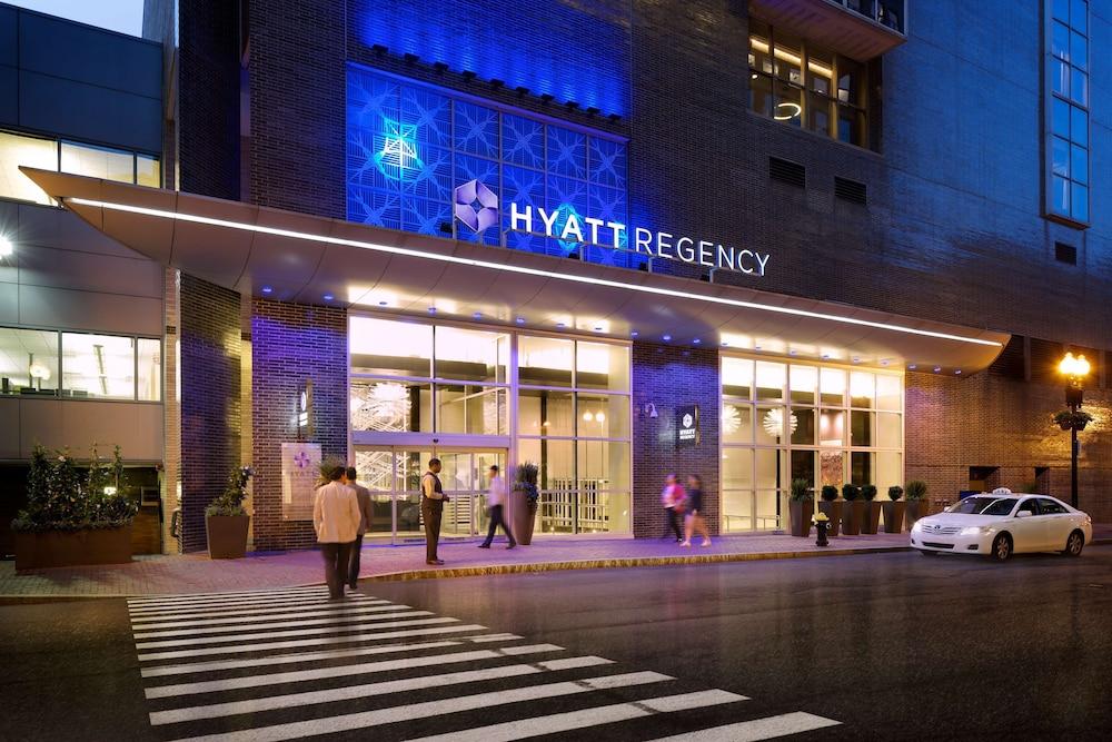 Hyatt Regency Boston - Featured Image