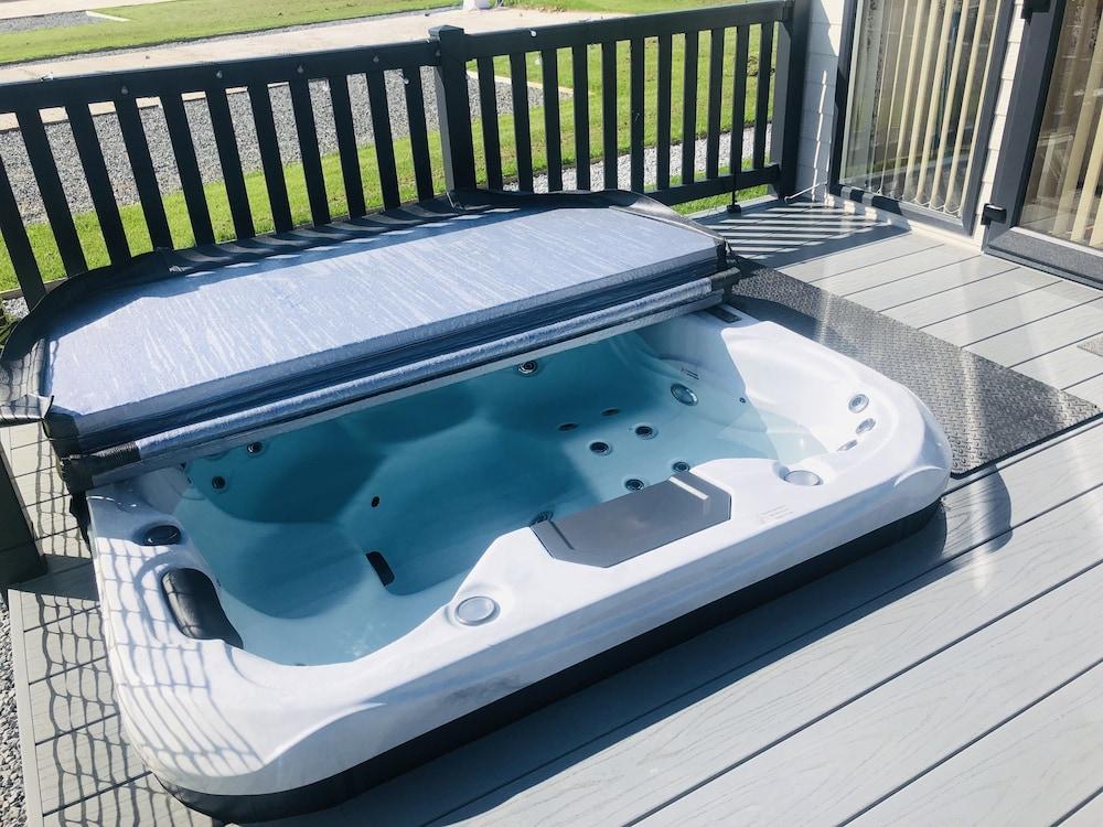 Abingdon 31 Lodge With Hot Tub - null