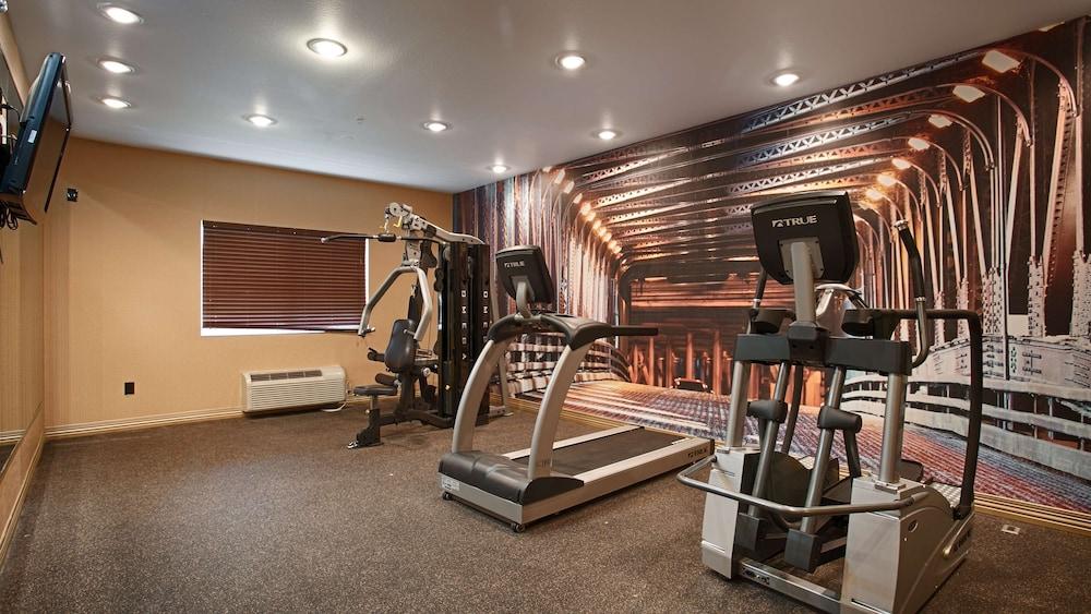 Best Western Manhattan Inn - Fitness Facility