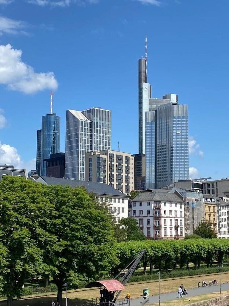 Adina Apartment Hotel Frankfurt Neue Oper - Exterior
