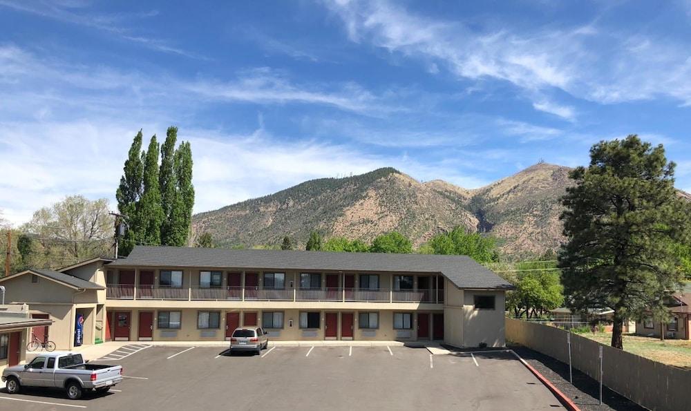 Mountain View Inn - Exterior