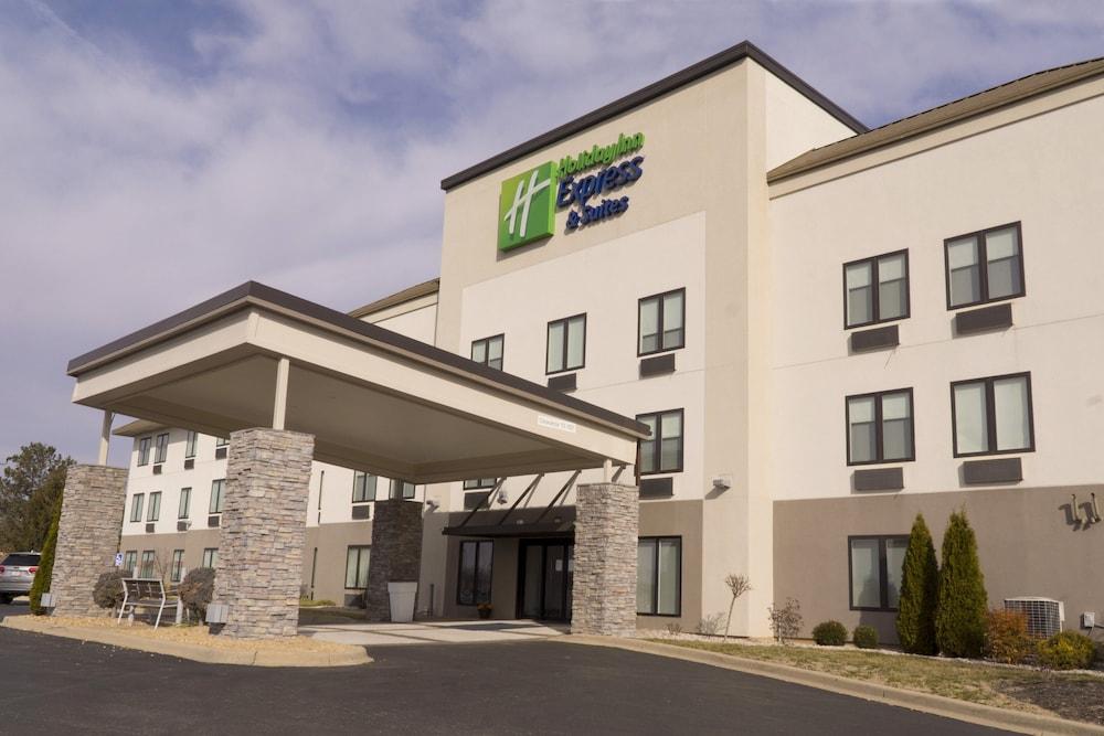 Holiday Inn Express Hotel & Suites Madison, an IHG Hotel - Exterior