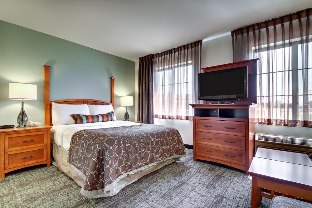 Staybridge Suites Madison East, an IHG Hotel - Room