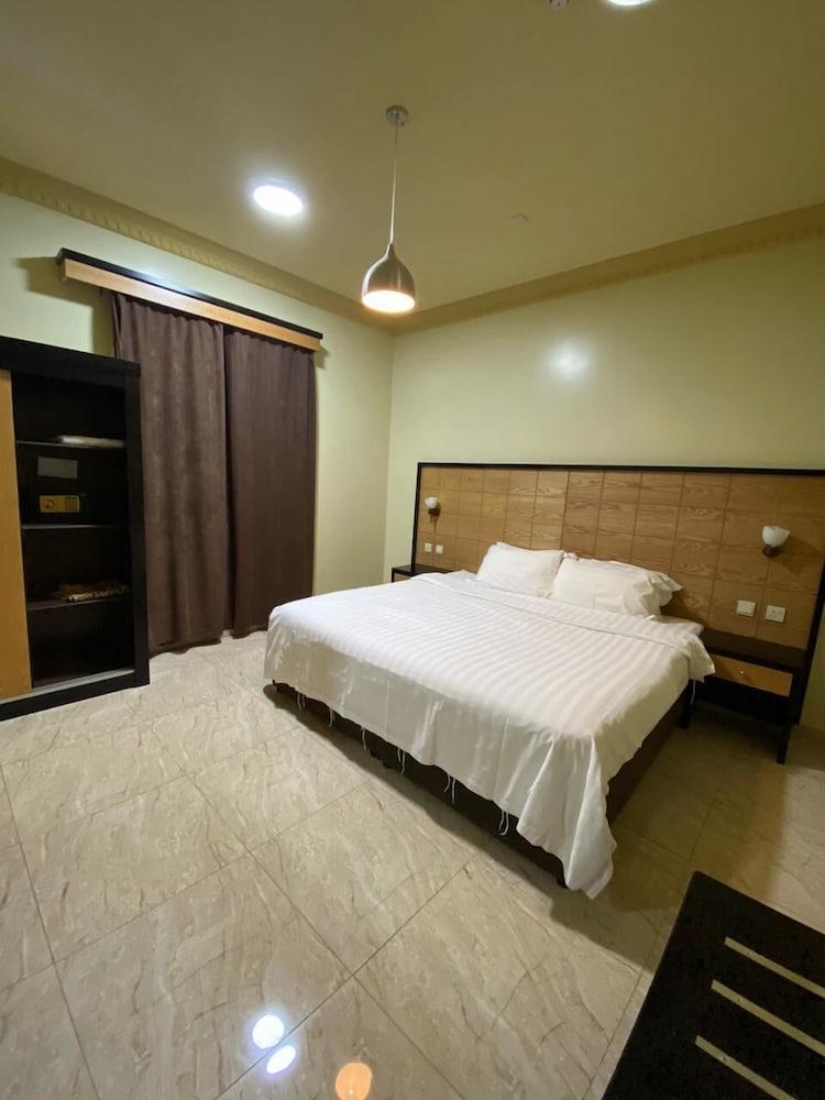 Diyar Al Basateen Hotel Apartments - Room