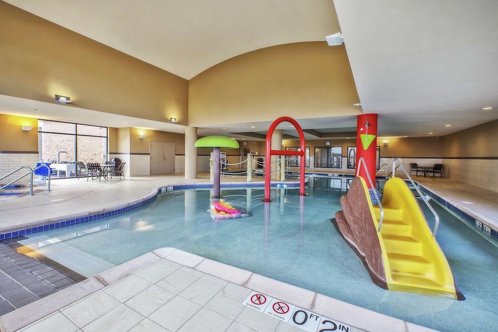 Hampton Inn & Suites Madison-West - Pool