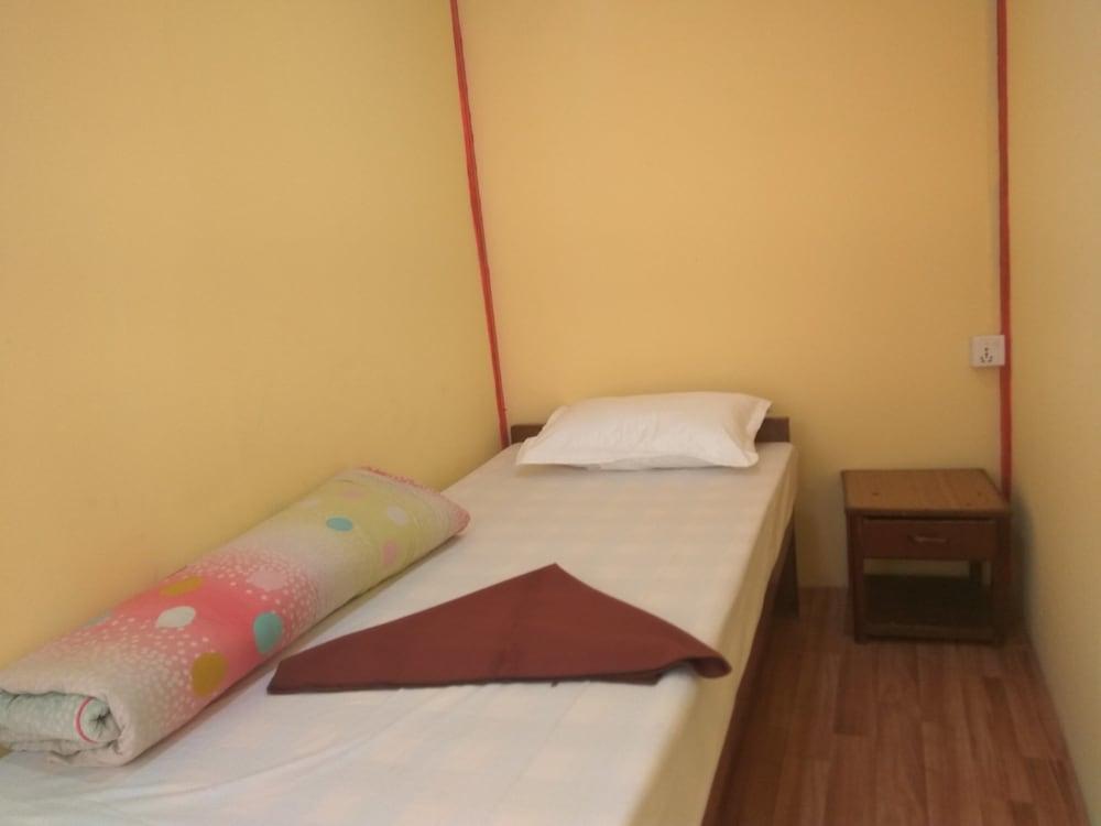 Beehive Hostel - Room