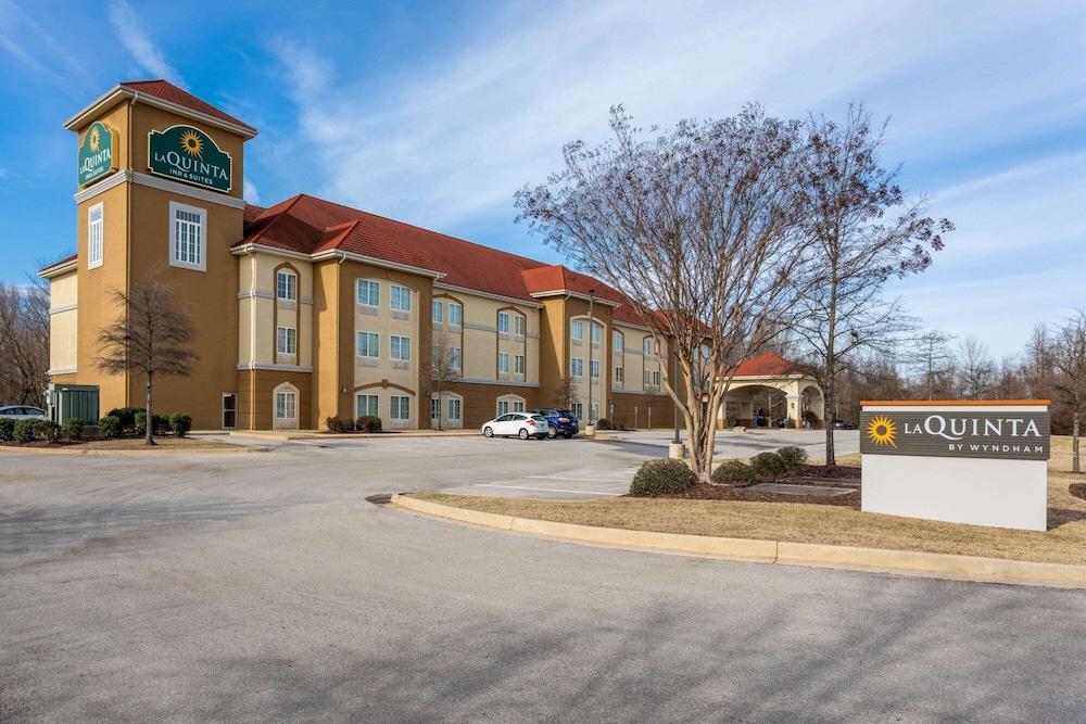 La Quinta Inn & Suites by Wyndham Huntsville Airport Madison - Featured Image