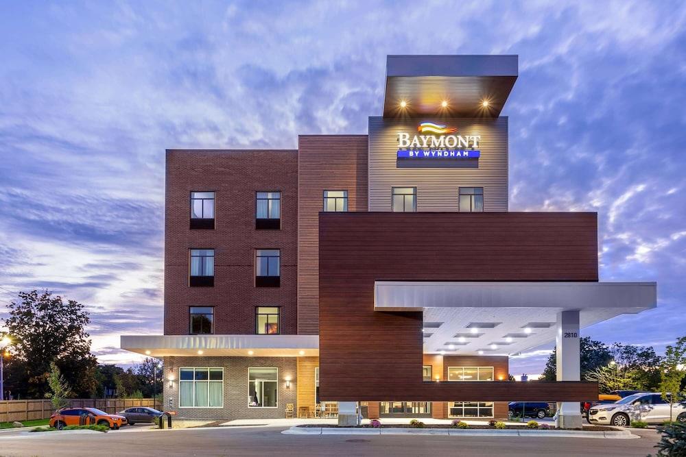 Baymont Inn & Suites by Wyndham Madison - Exterior