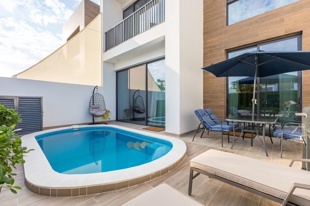 Nasma Luxury Stays- Ras Al Khaimah - Outdoor Pool