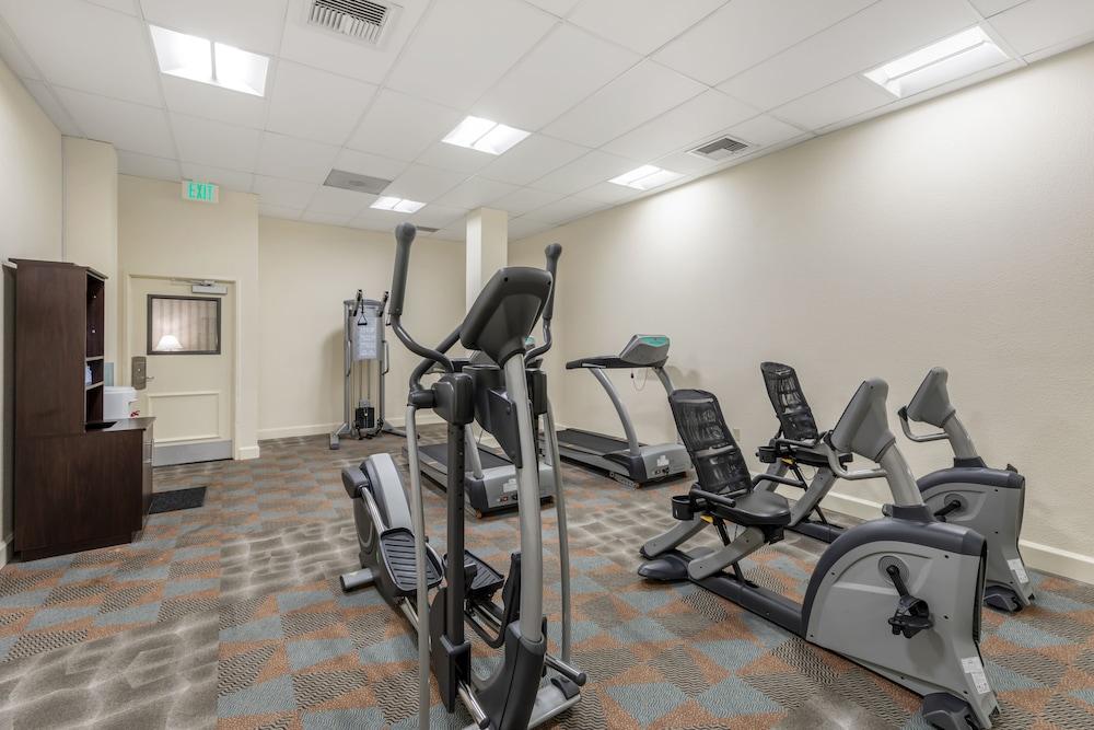Clarion Hotel Anaheim Resort - Fitness Facility